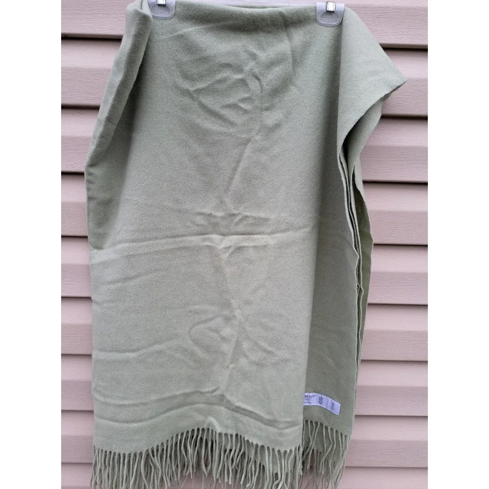 Fieldcrest Celery Green Wool Cashmere Fringed Thtow Blanket  Light Soft 60 X 49